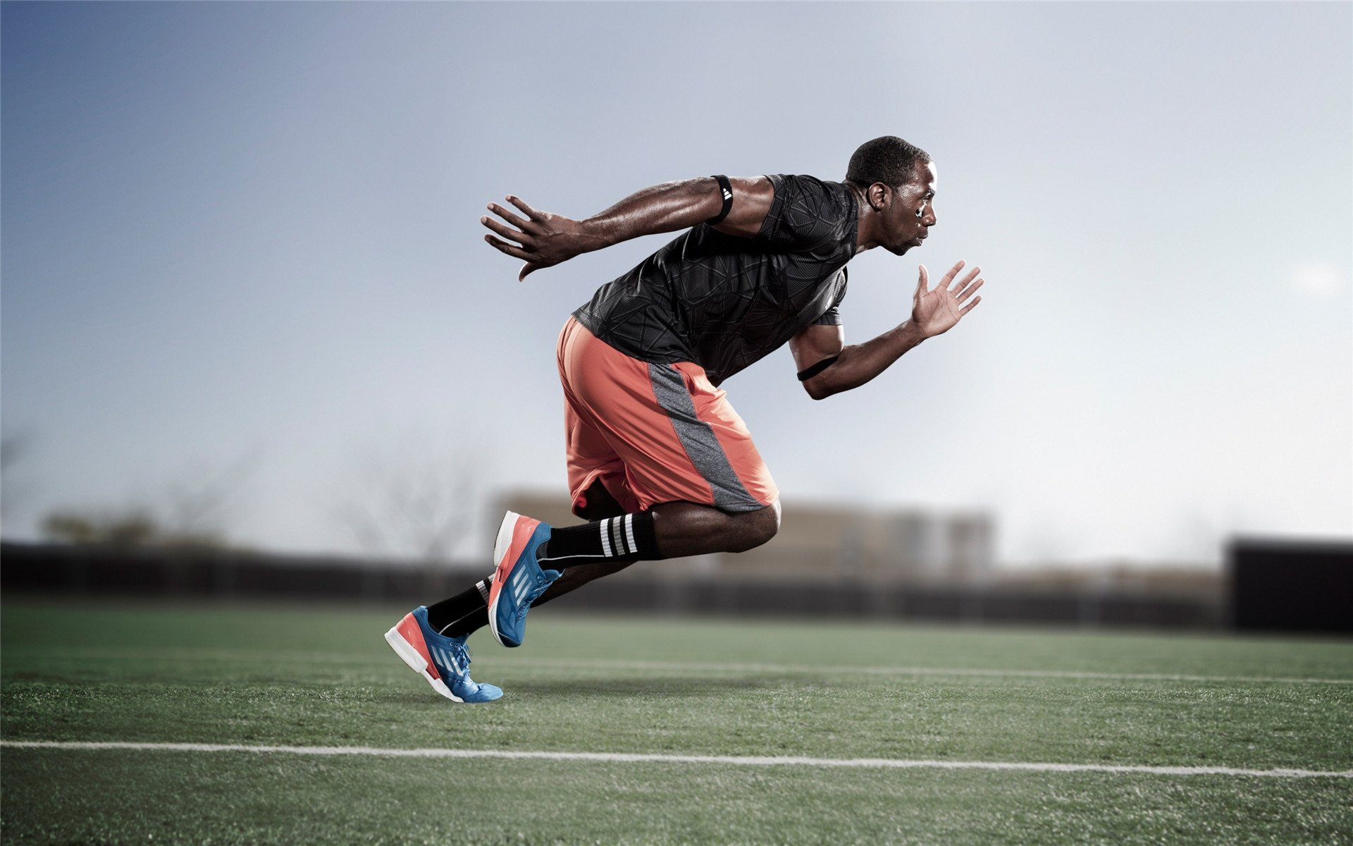 创业板下杀 2.6%,高位人气股纷纷回落,创业板处于高估